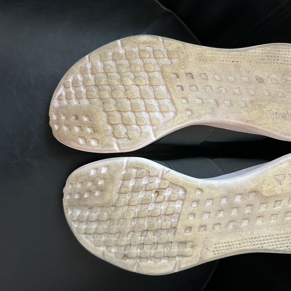 Reebok women’s slip on shoes - Picture 3 of 4